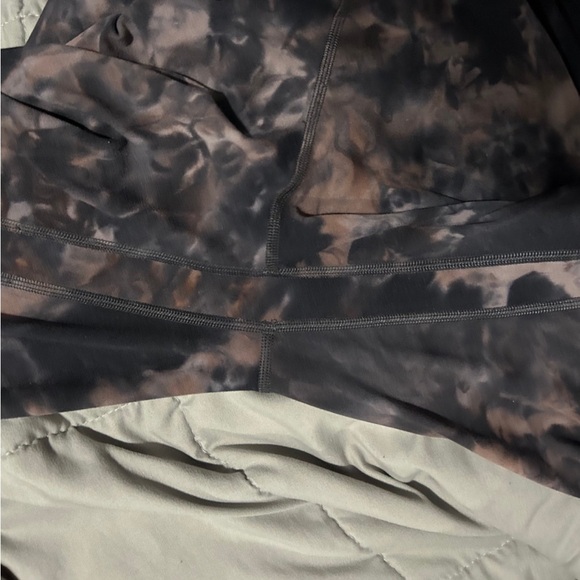 2 pair of lululemon leggings both size 8 - Picture 2 of 14